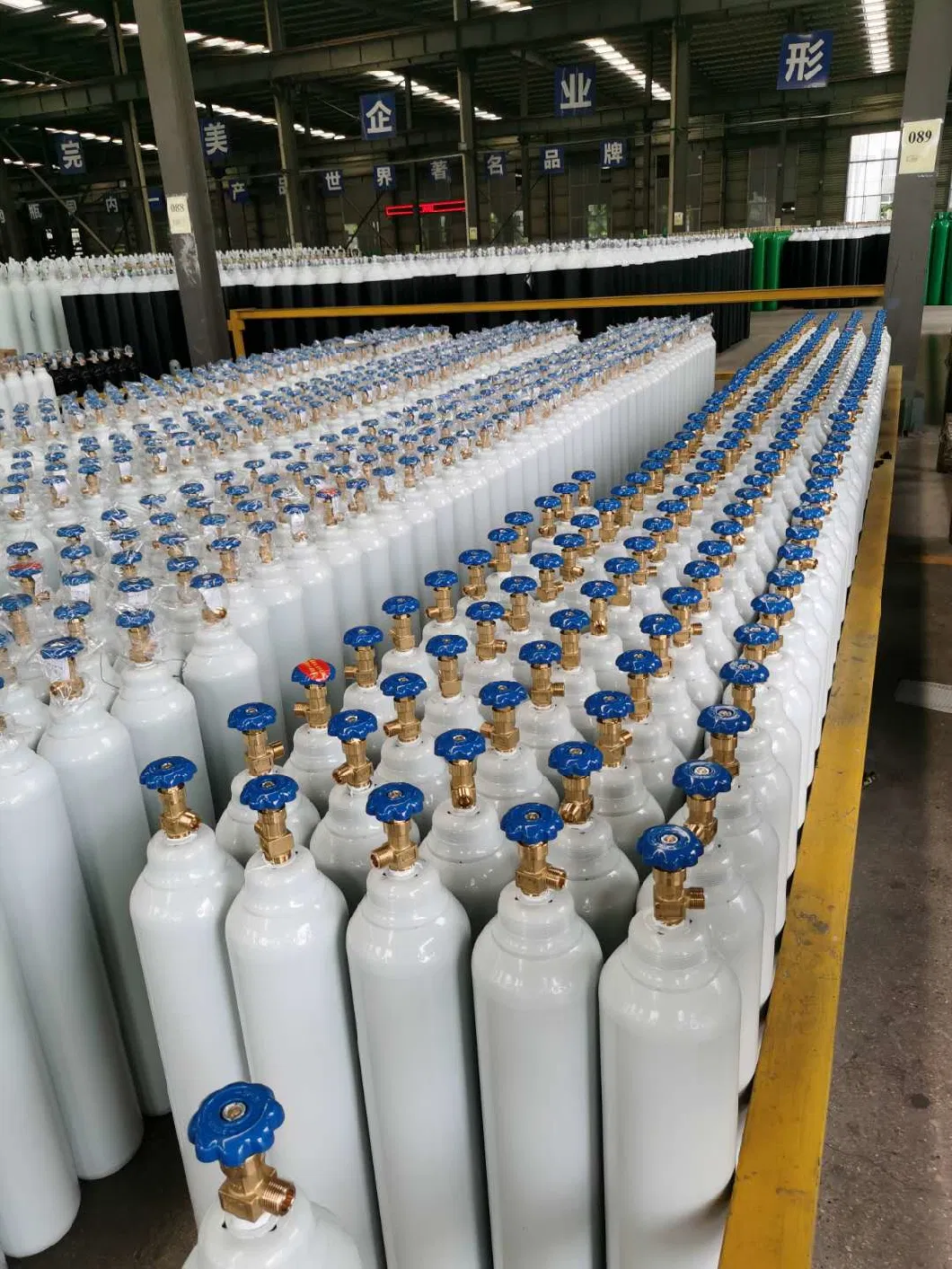 Seamless Oxygen Argon Nitrogen Hydrogen Helium Gas Cylinder with ISO CE Certification